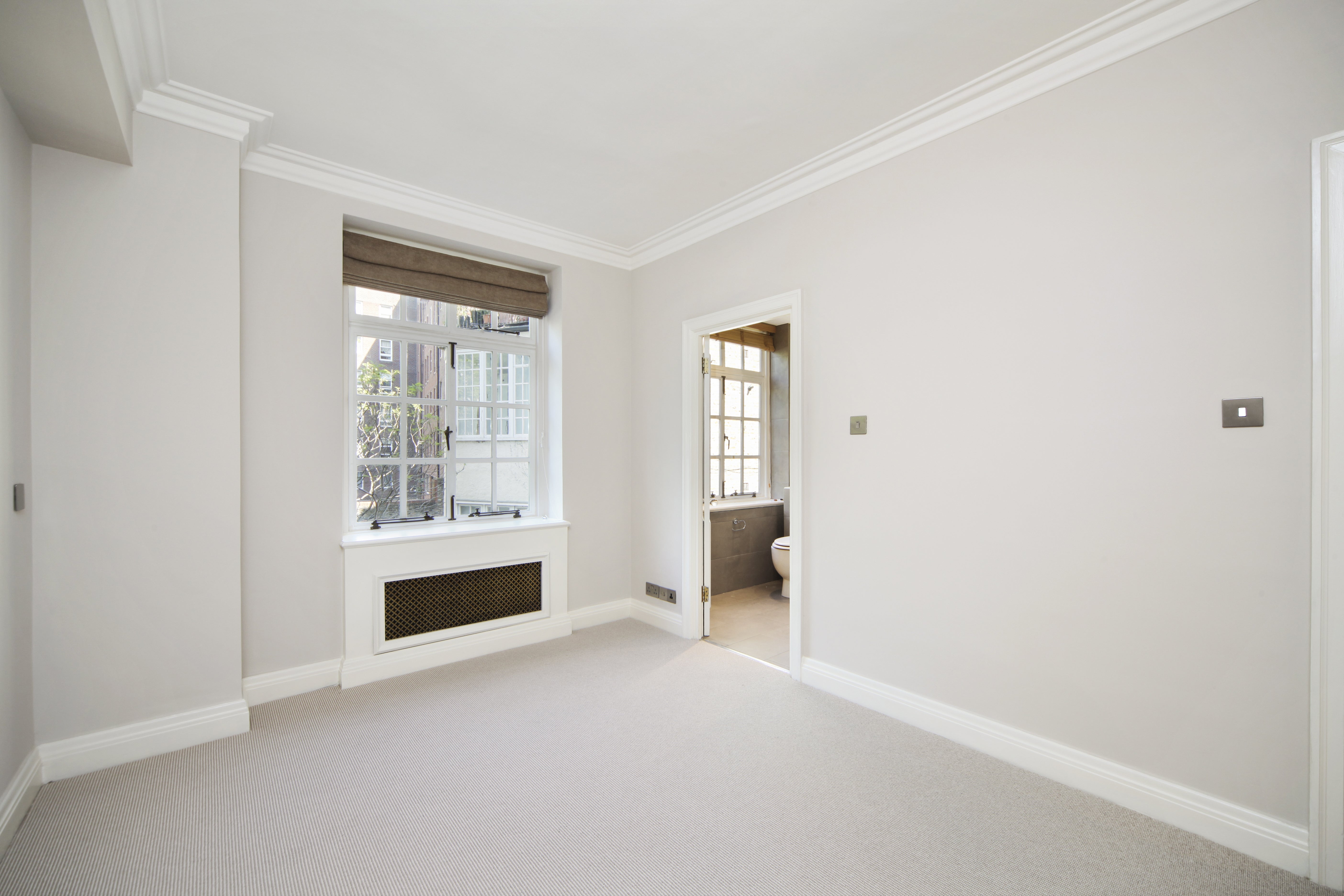 Flat Cheyne Walk in Greater London