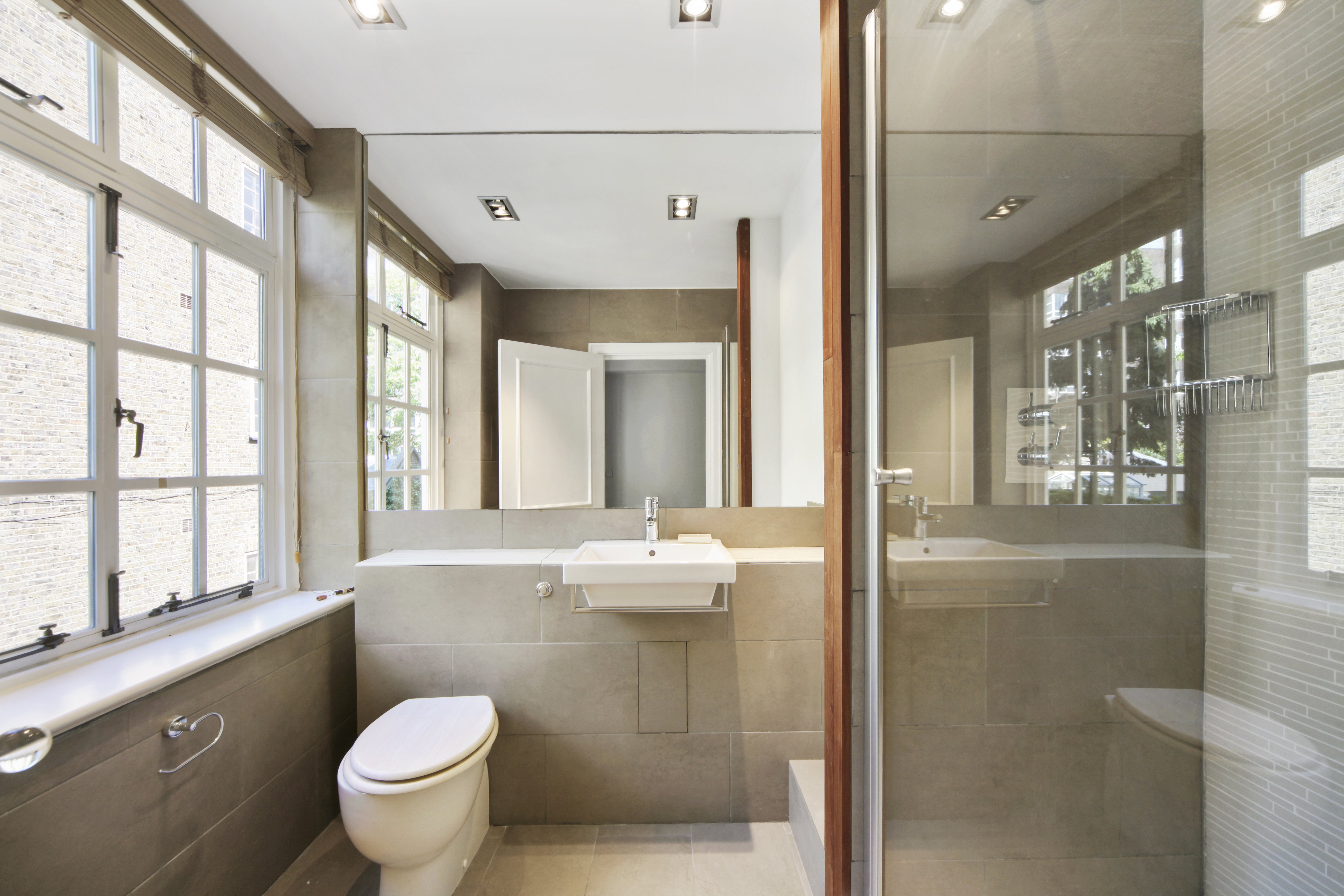 Flat Cheyne Walk in Greater London