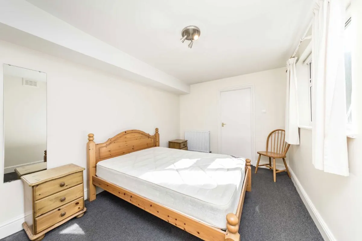 Flat Culverden Road in Greater London
