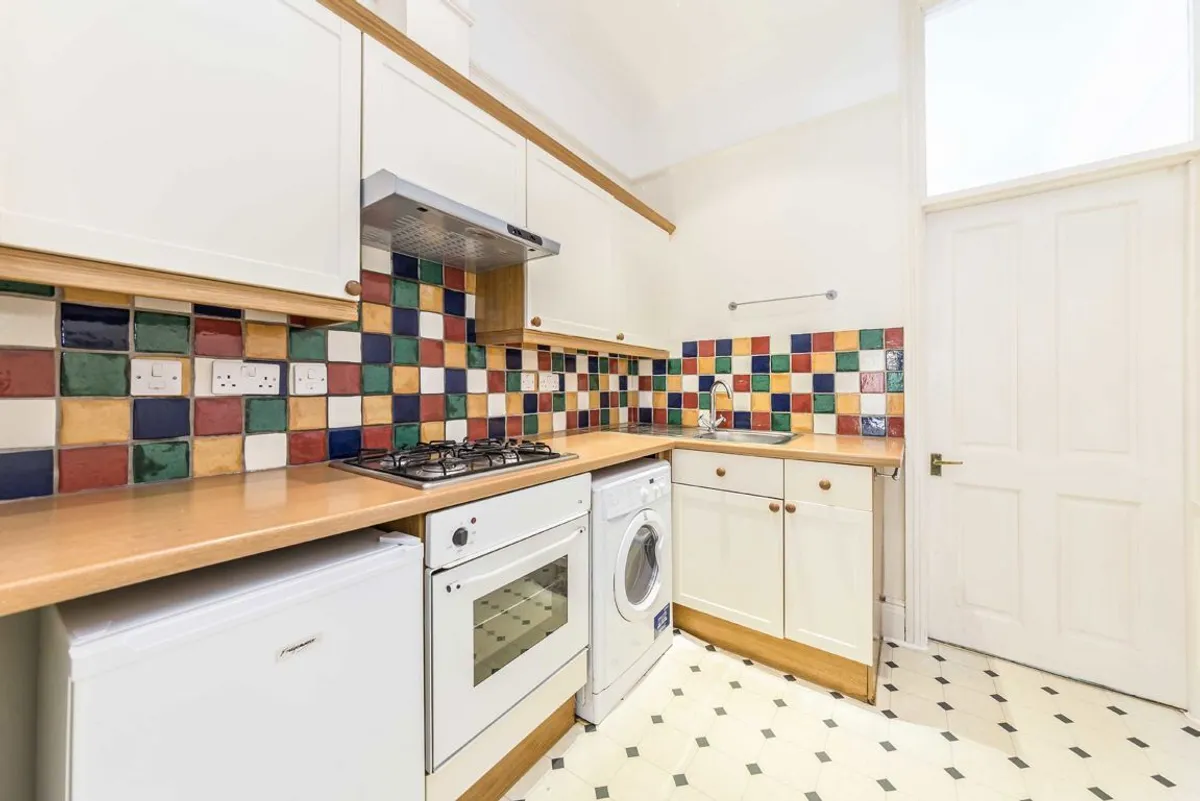 Flat Culverden Road in Greater London