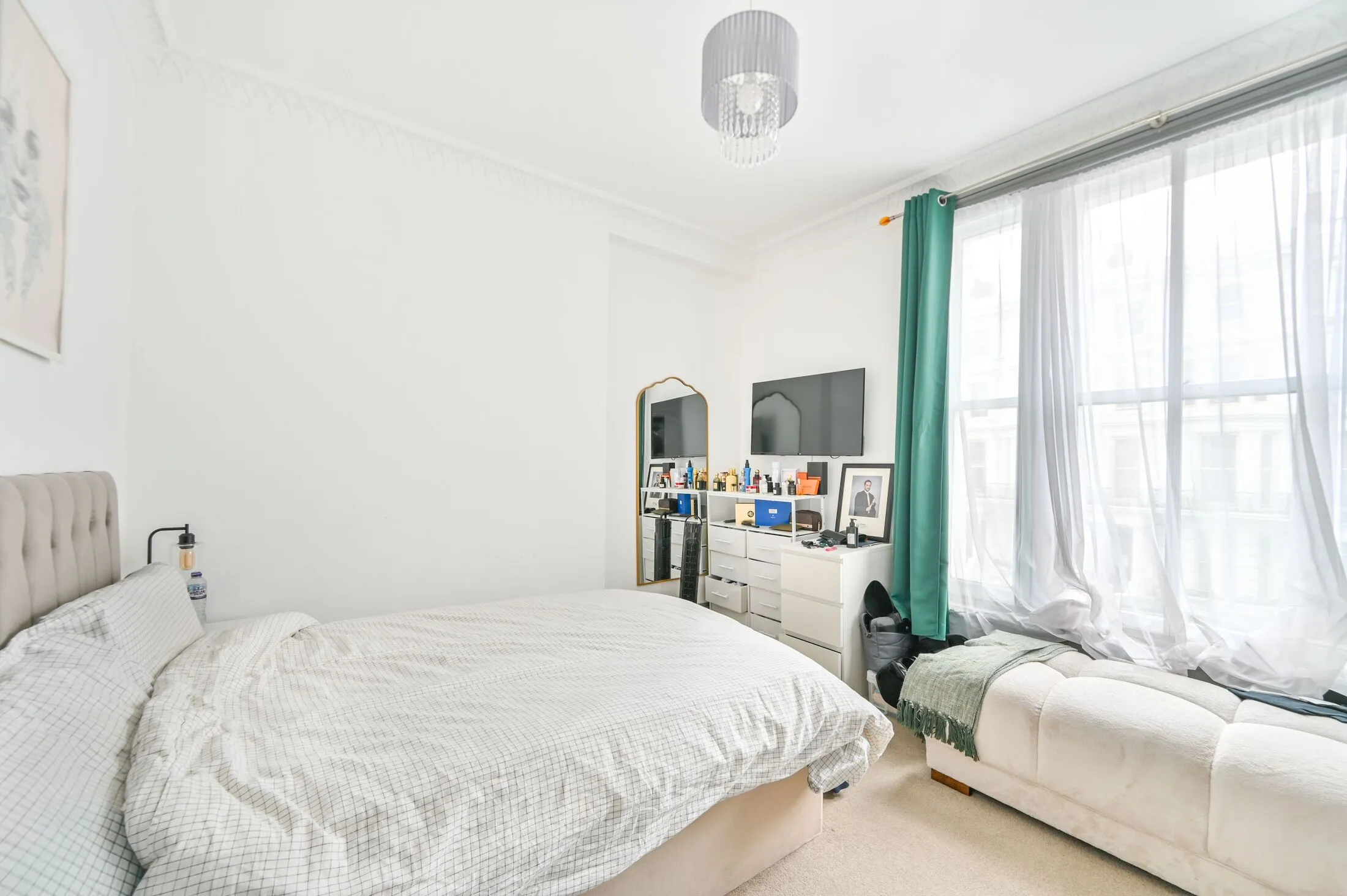 Flat Elsham Road in Greater London