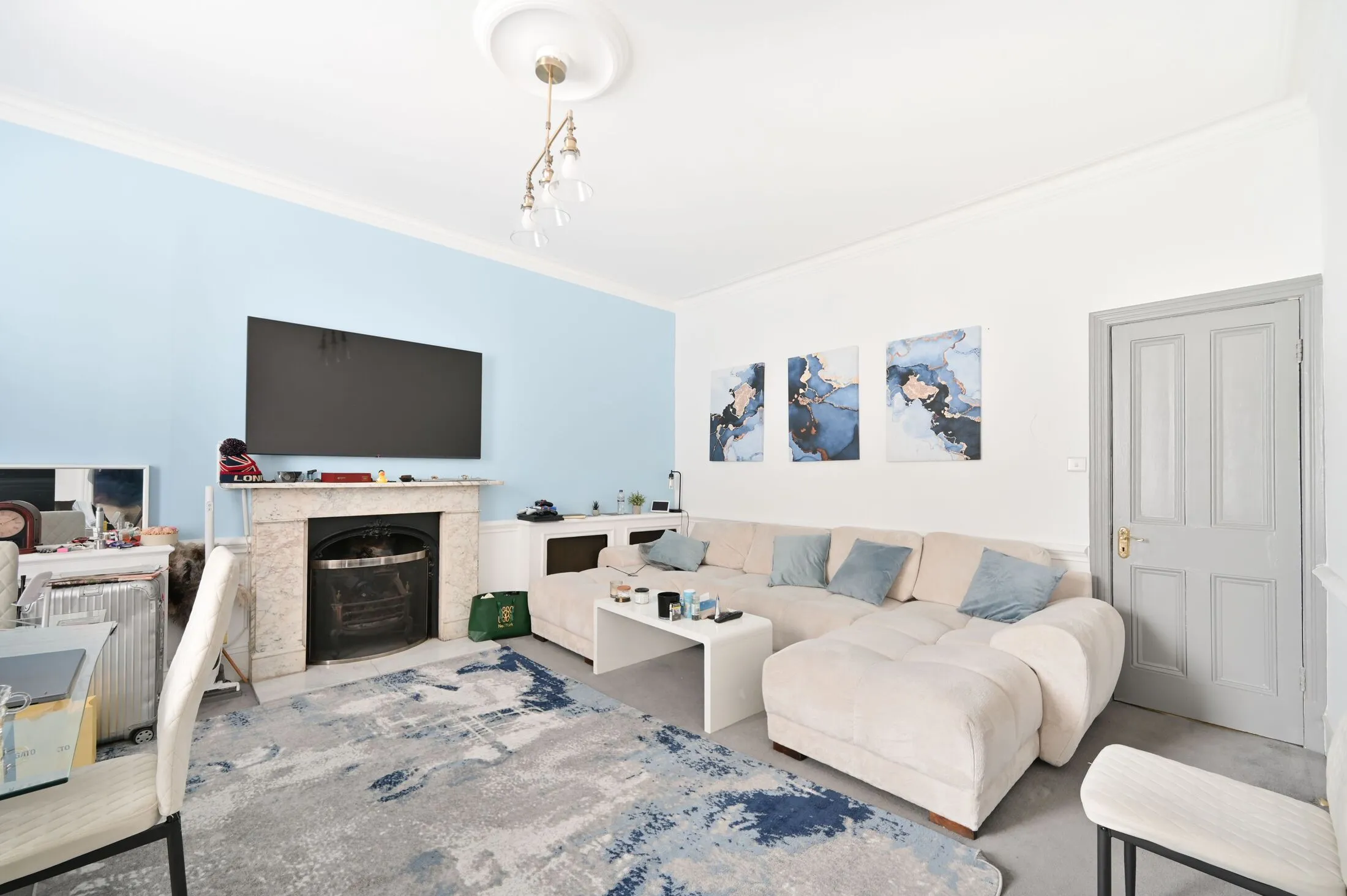 Flat Elsham Road in Greater London