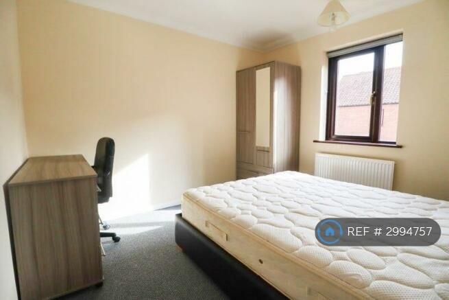 Room Mayes Close in Norwich