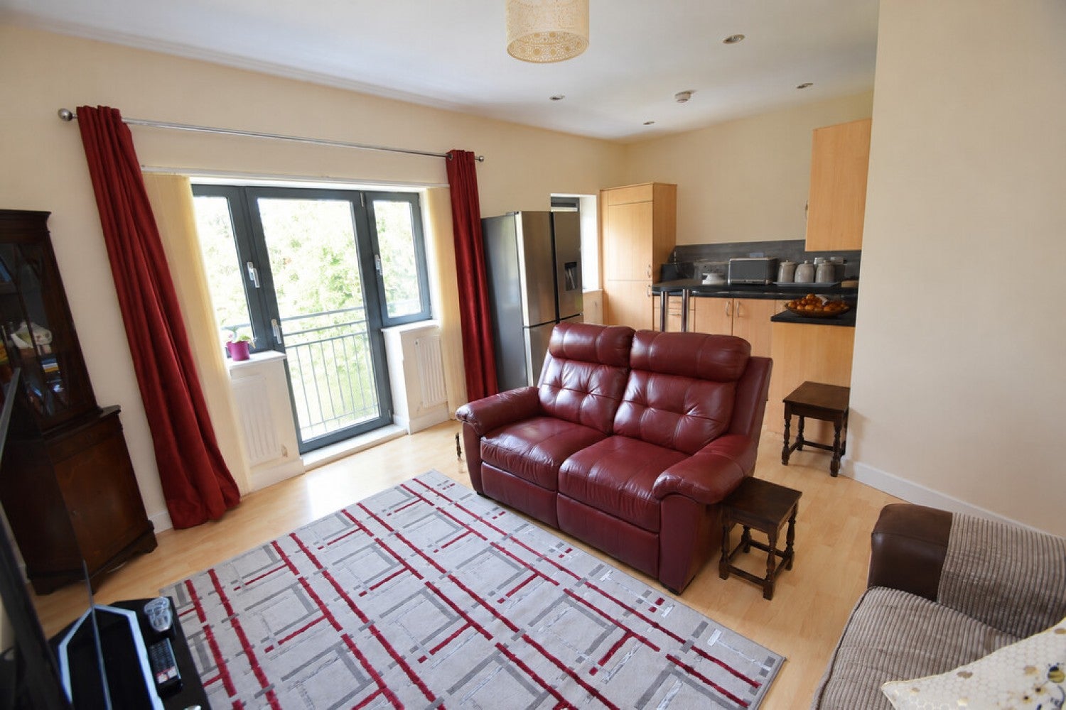 Flat Cunliffe Road in Bradford