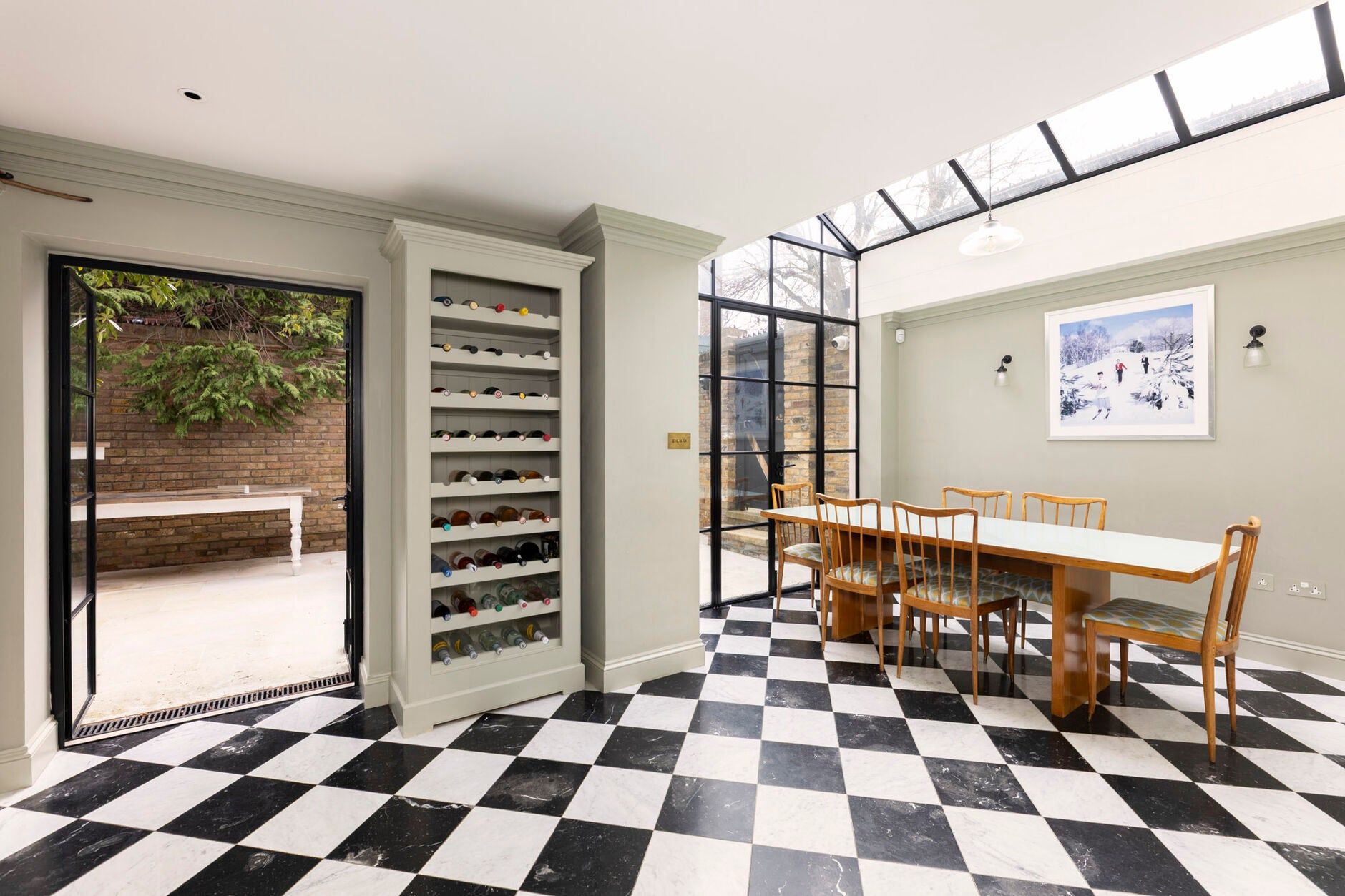 Flat Ravenscourt Square in Greater London