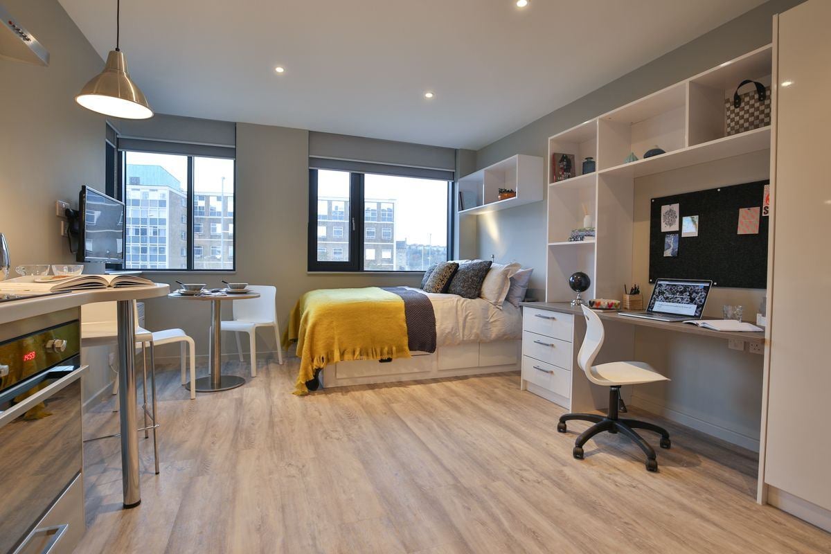 Flat Market Walk in Kirklees