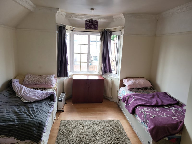 Room Old Oak Road in Greater London