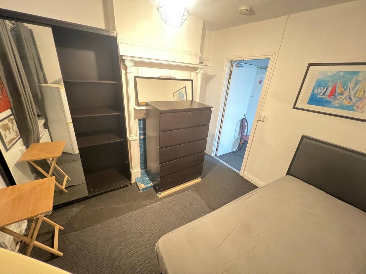 Room Church Lane in Greater London