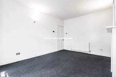 Flat Florence Street in Greater London