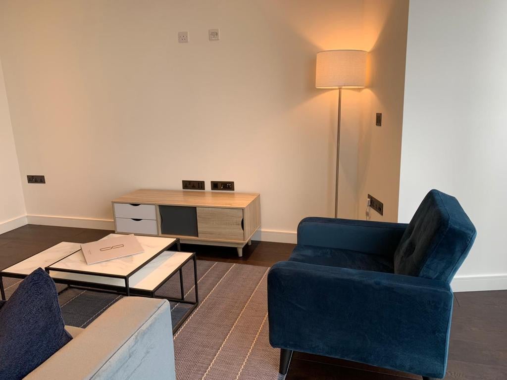 Flat Greenham Close in Greater London