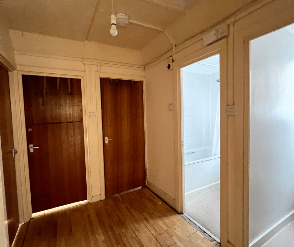 Room Tiller Road in Greater London