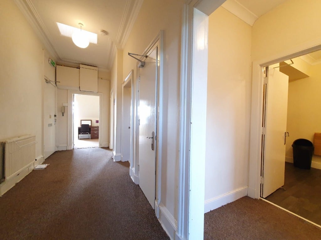 Flat Haymarket Terrace in City of Edinburgh