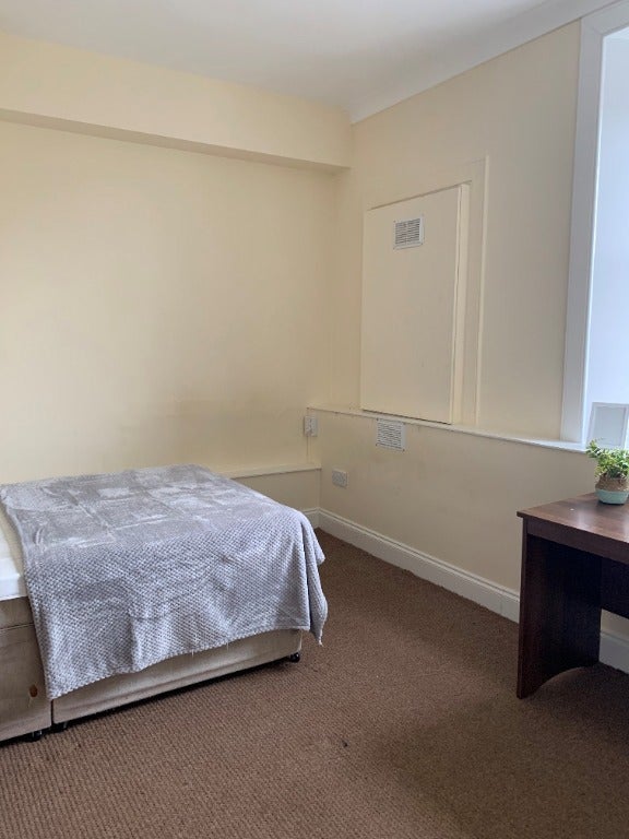 Flat Haymarket Terrace in City of Edinburgh