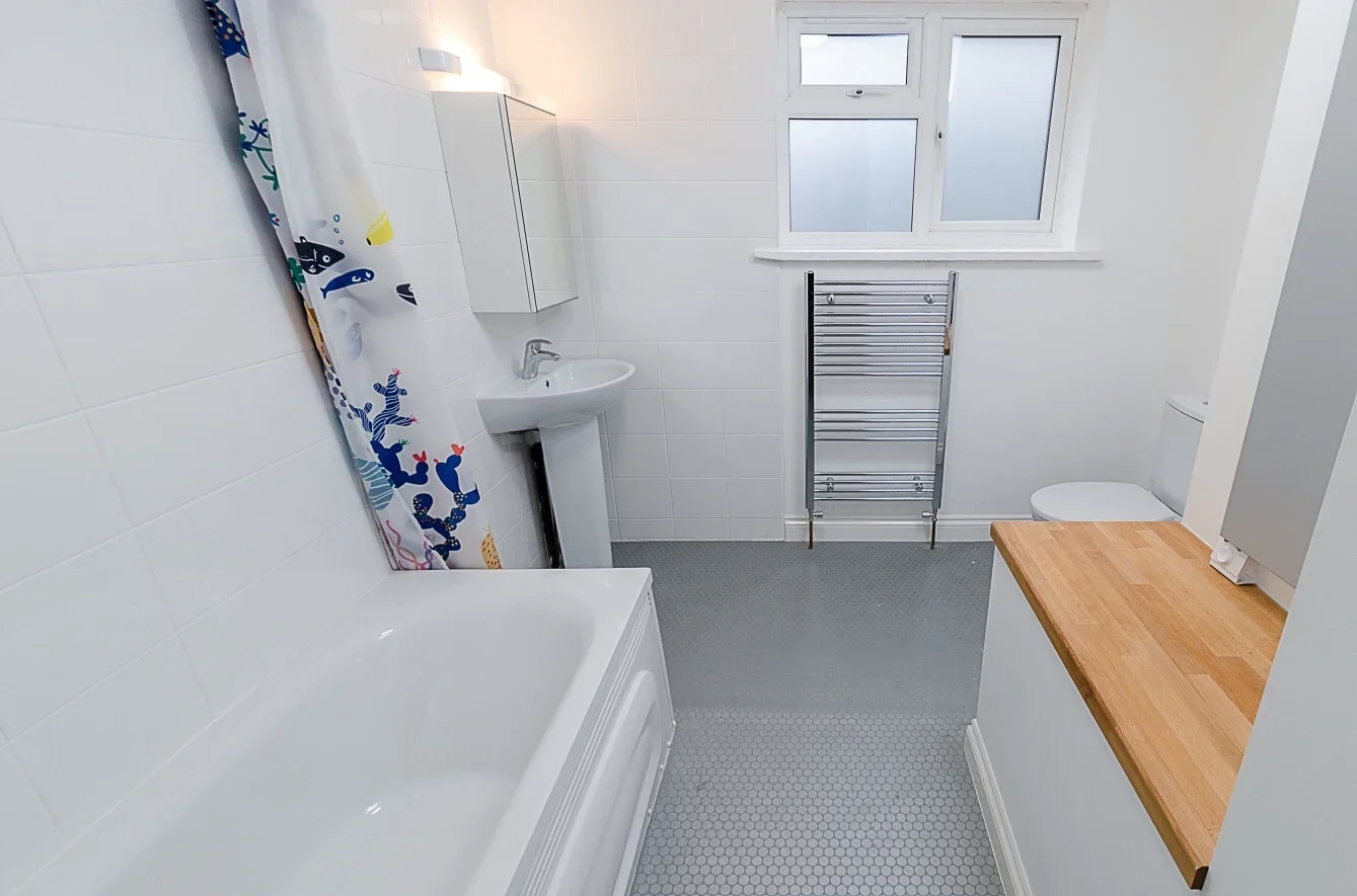 Room Raleigh Gardens in Greater London