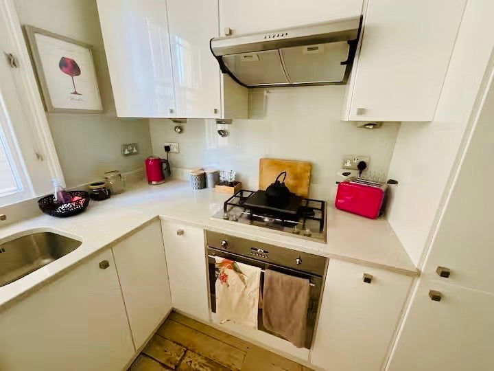 Flat Dawes Road in Greater London
