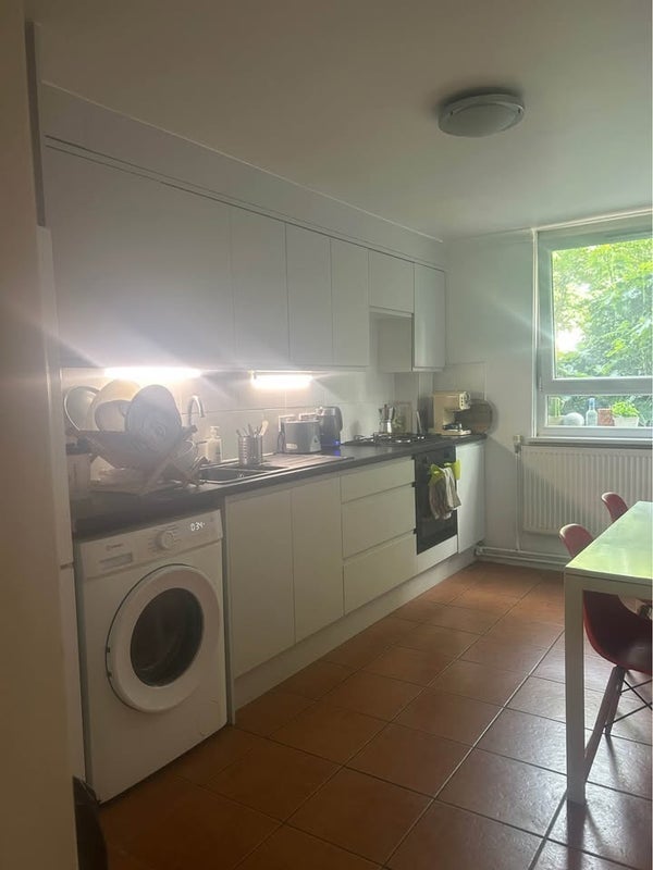 Room Hackney Road in Greater London