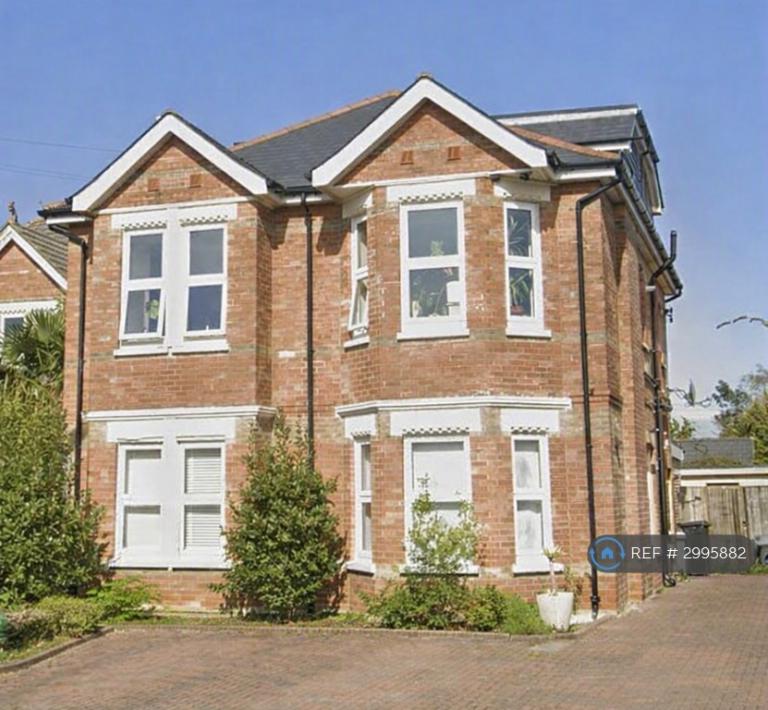 Flat Heron Court Road in Bournemouth