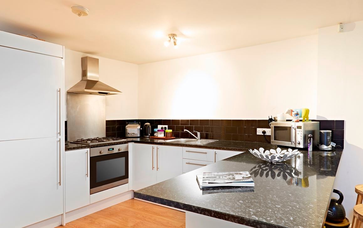 Flat Clapham Road in Greater London