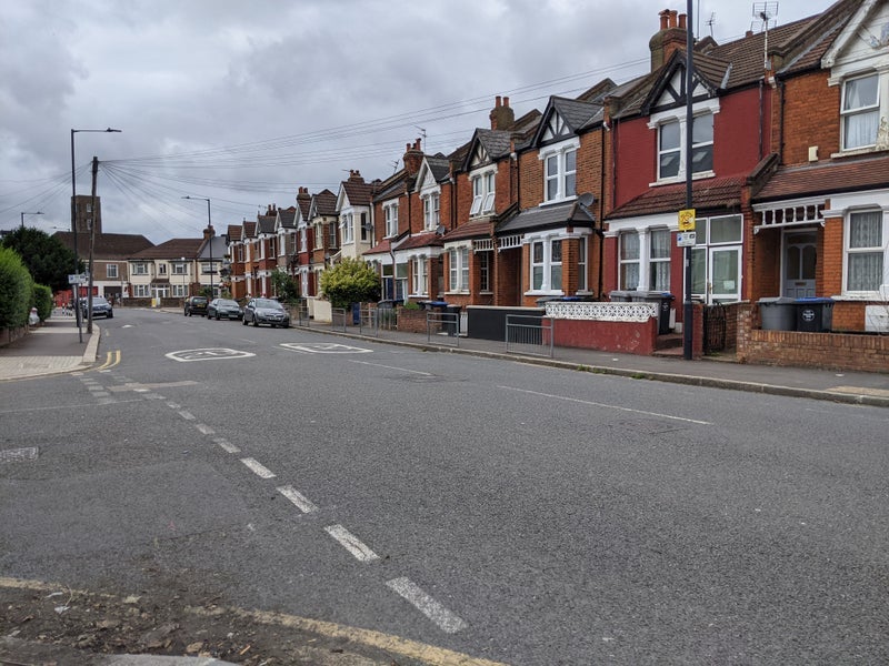 Room Harlesden Road in Greater London