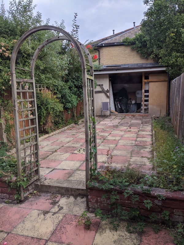 Room Harlesden Road in Greater London