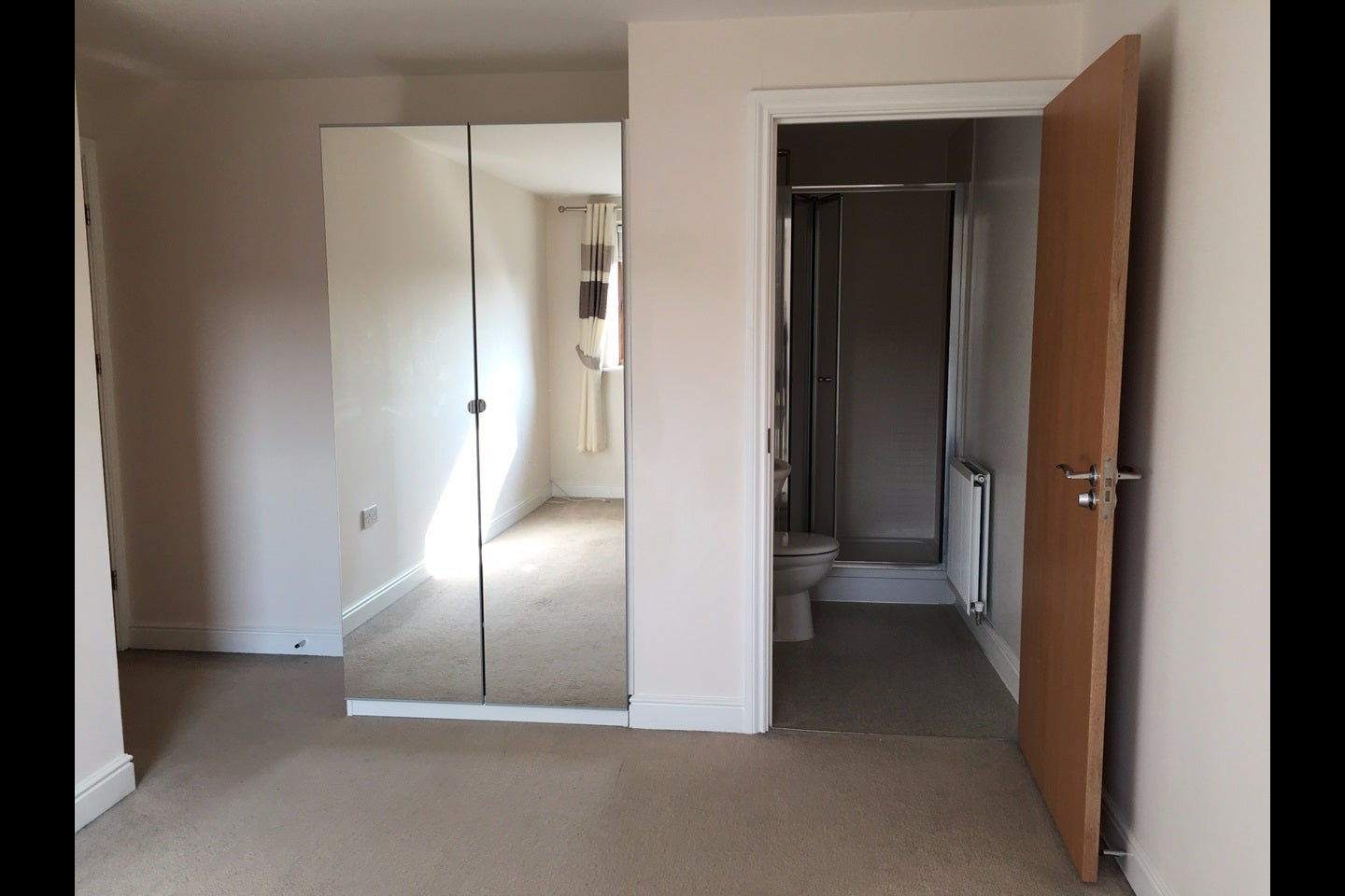 Flat Commonwealth Drive in Crawley