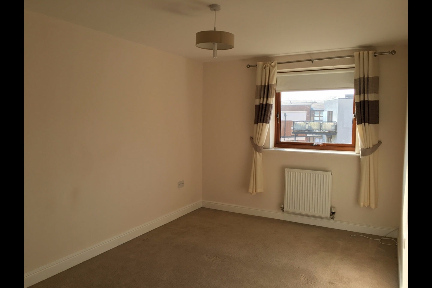 Flat Commonwealth Drive in Crawley