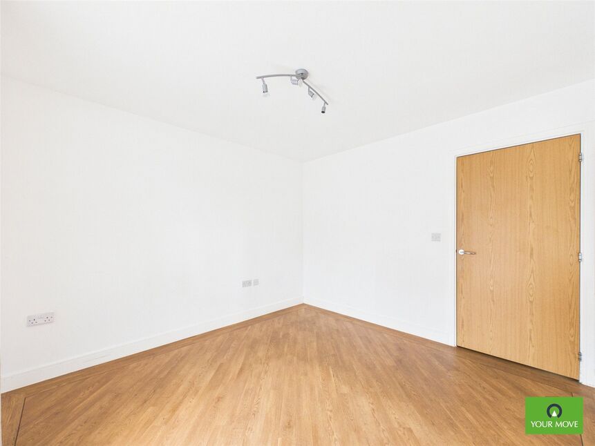 Flat Maxwell Road in Greater London