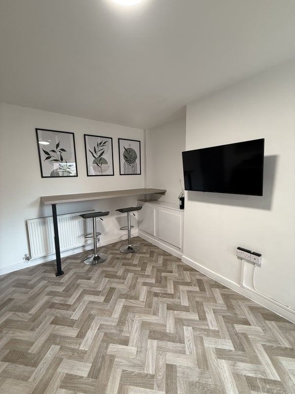 Room Oak Street in Wigan