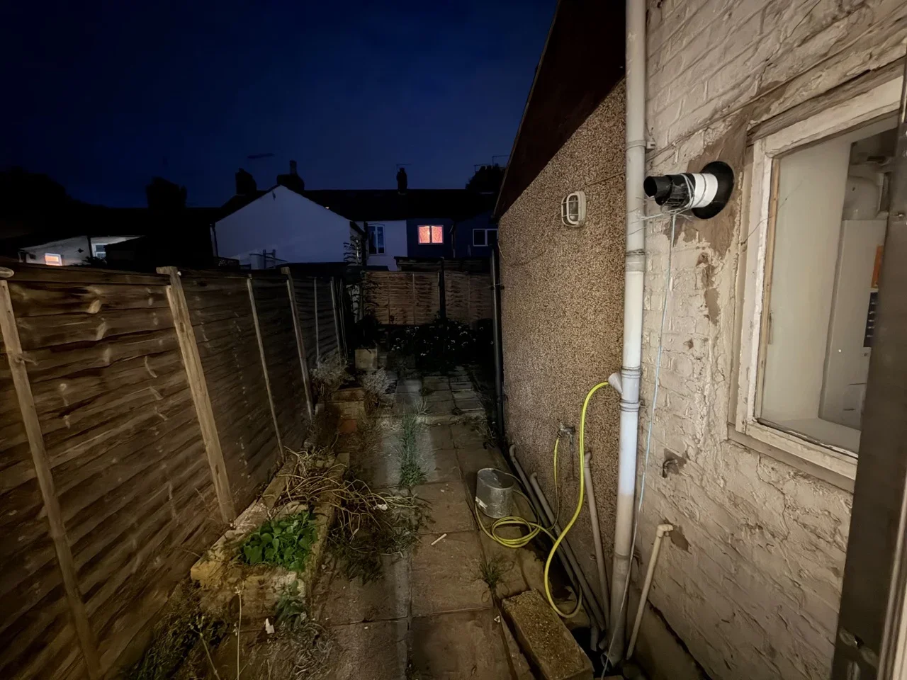House Medcalf Road in Greater London