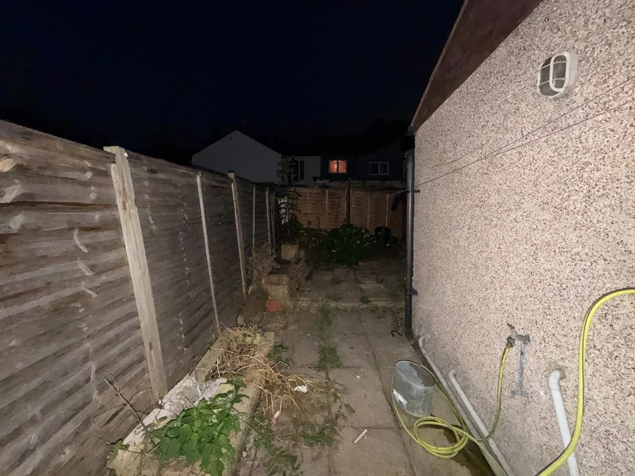 House Medcalf Road in Greater London