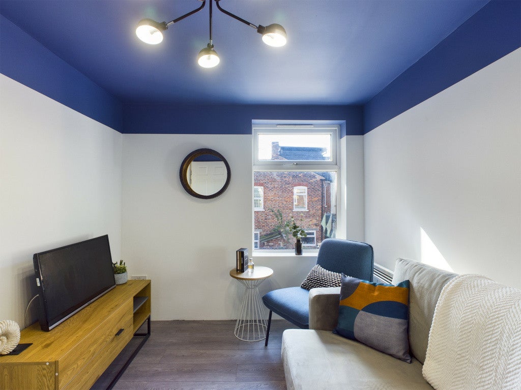 Flat Haydn Avenue in Manchester