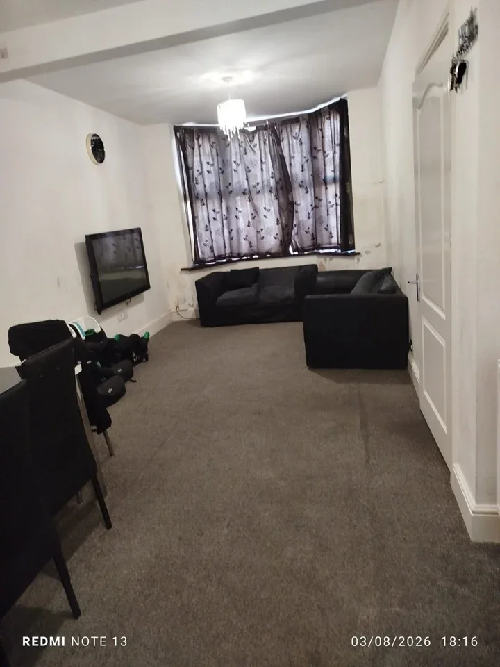 Room Falcon Street in Greater London
