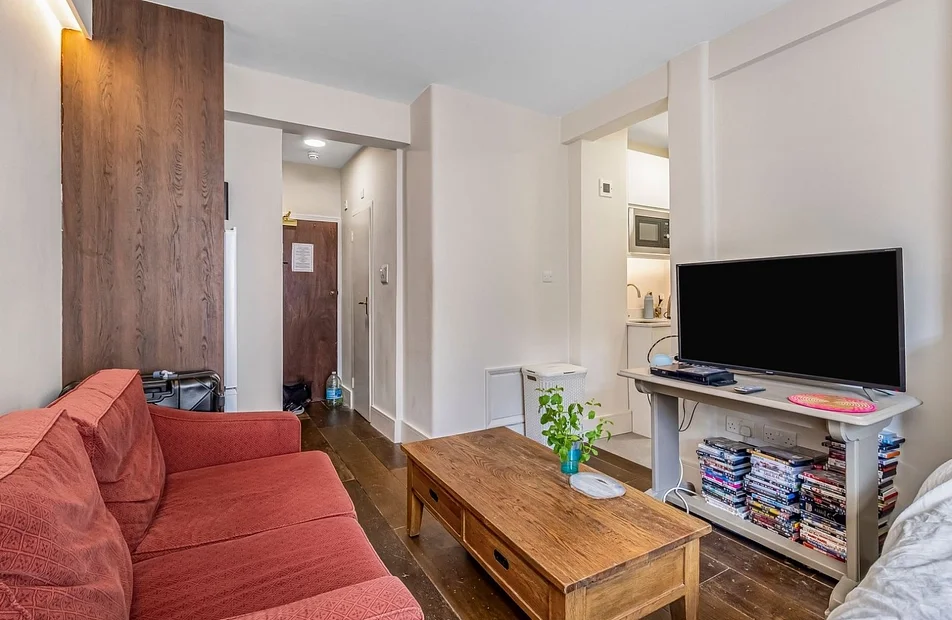 Flat Charterhouse Square in City of London