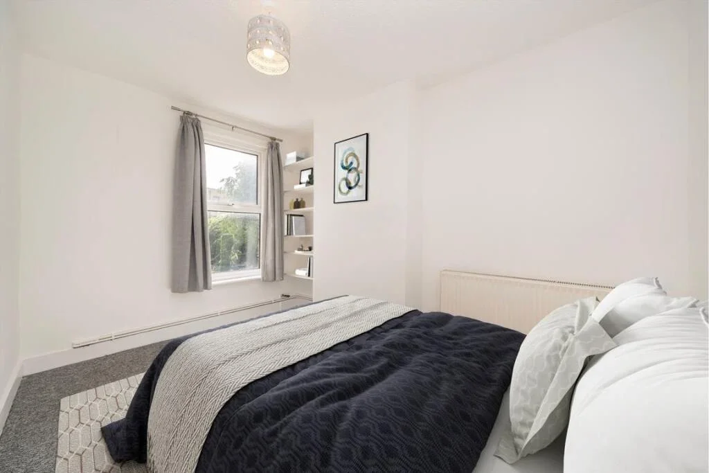 Flat Dupree Road in Greater London