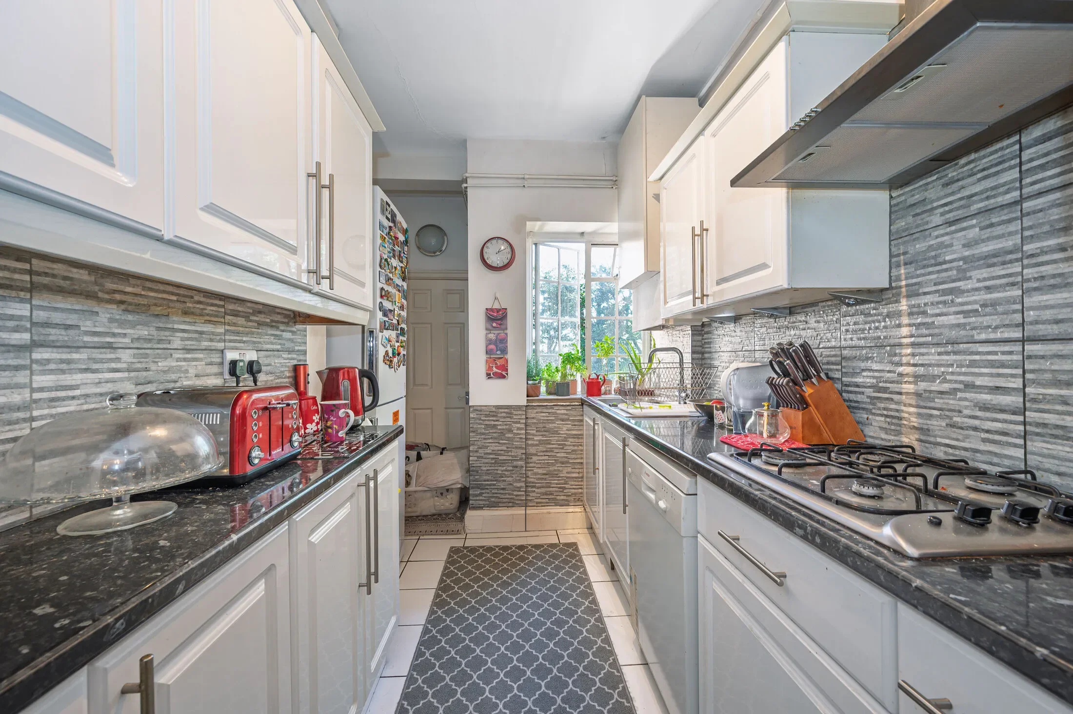 Flat Finchley Road in Greater London
