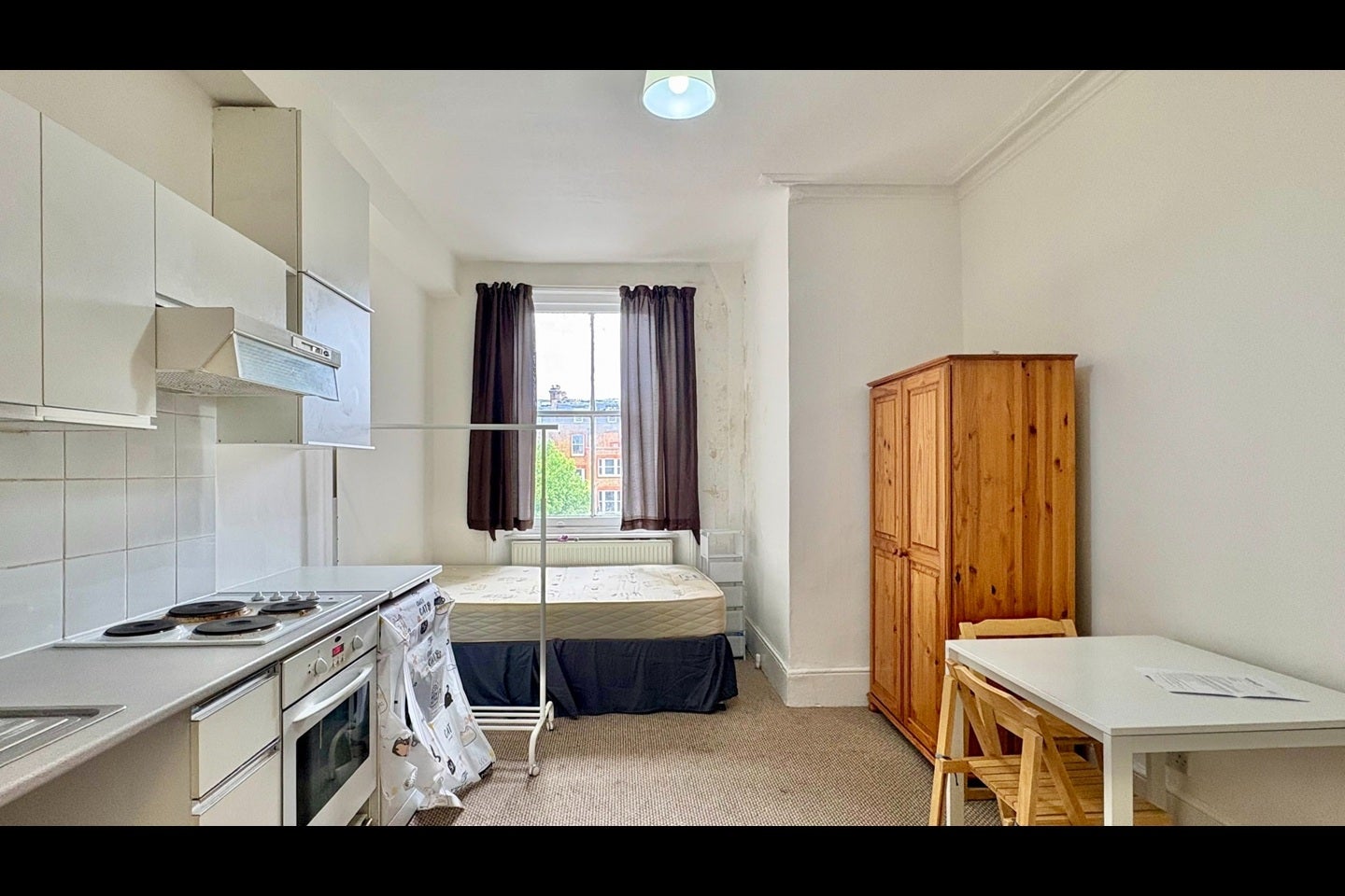 Flat Clanricarde Gardens in Greater London