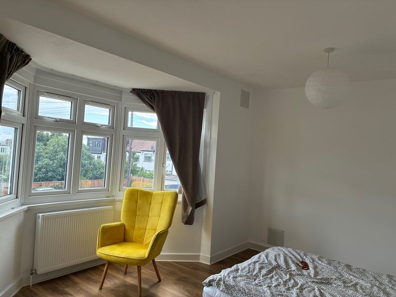 Room Norfolk Close in Greater London