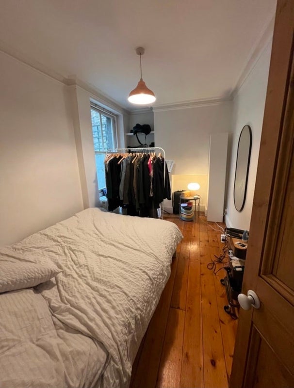 Flat Mirabel Road in Greater London