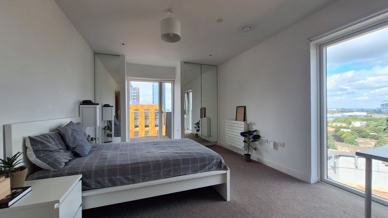 Room Maud Street in Greater London