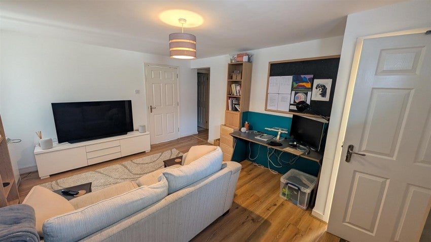Flat Coten End in Warwick