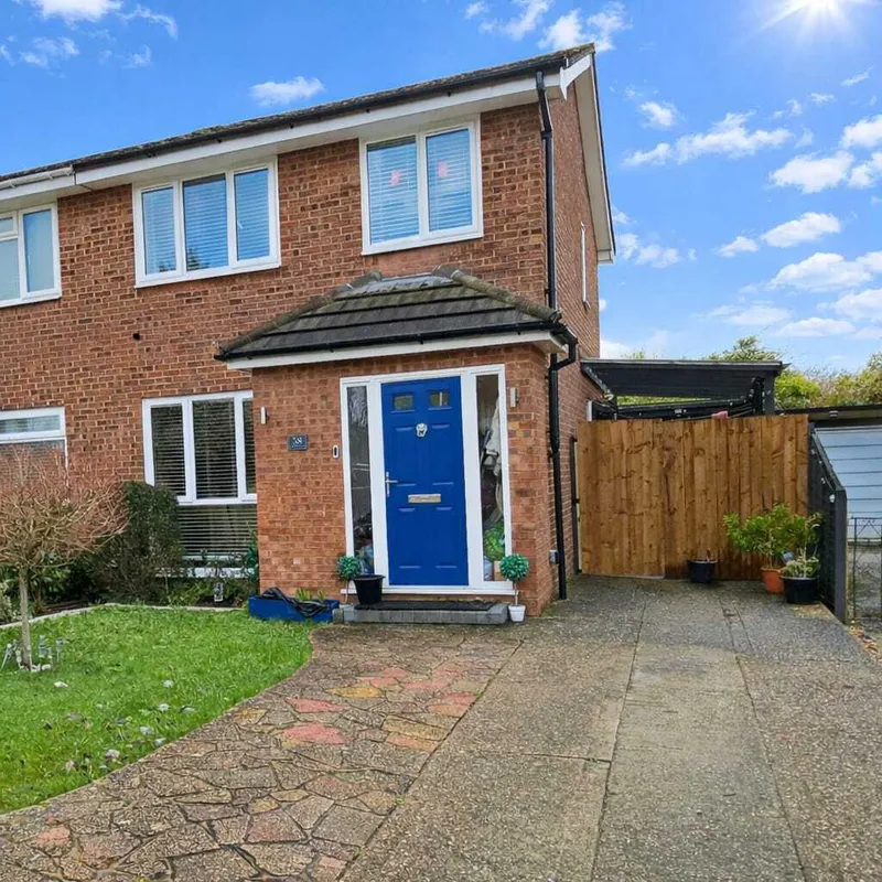 House Lillibrooke Crescent in Maidenhead