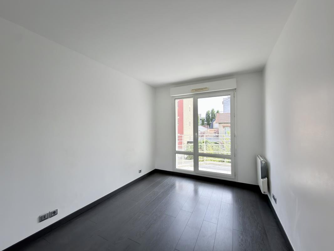 Flat Boulevard Saint-Denis in Courbevoie