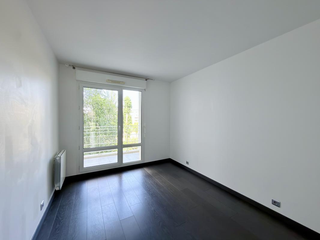 Flat Boulevard Saint-Denis in Courbevoie