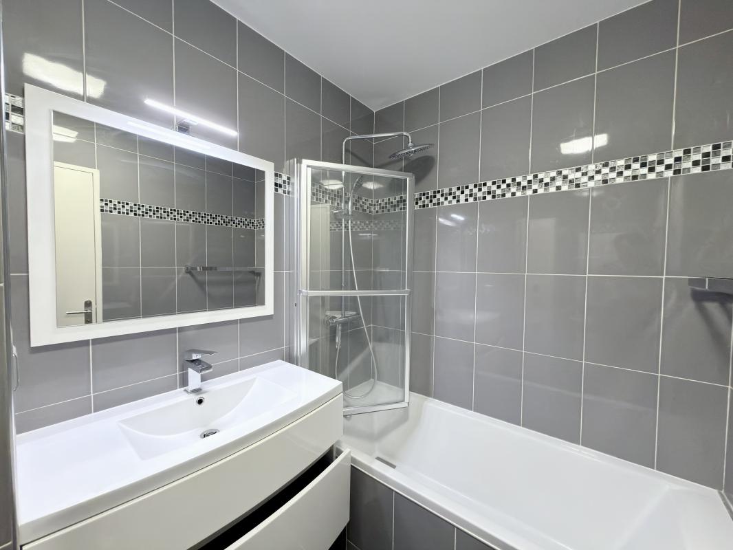 Flat Boulevard Saint-Denis in Courbevoie