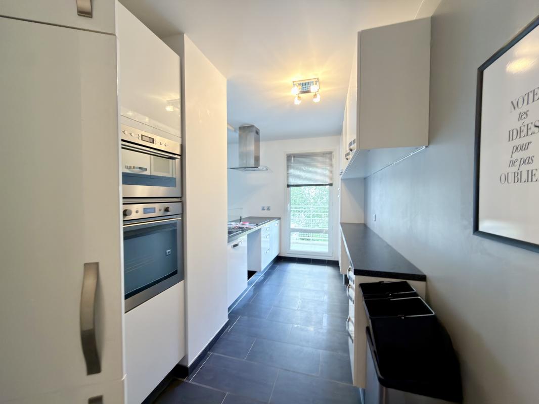 Flat Boulevard Saint-Denis in Courbevoie