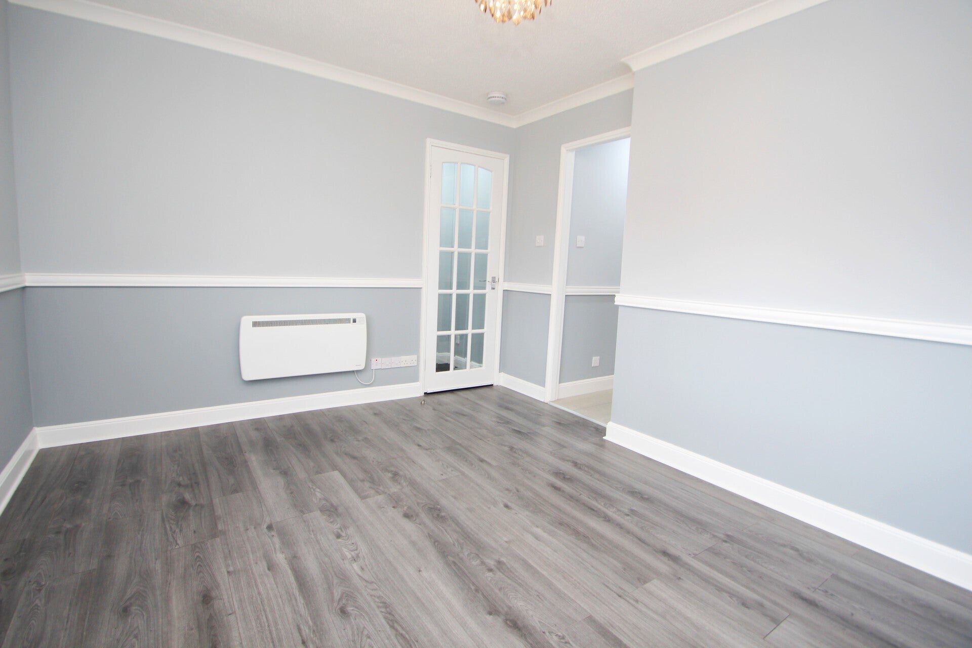 Flat Elmslie Court in Glasgow