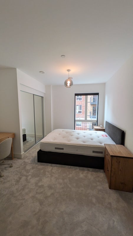 Room Danvers Avenue in Greater London