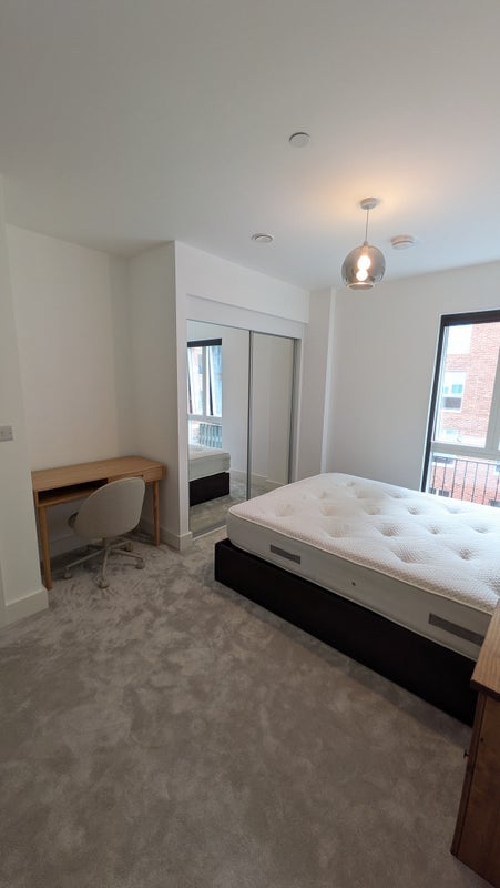 Room Danvers Avenue in Greater London