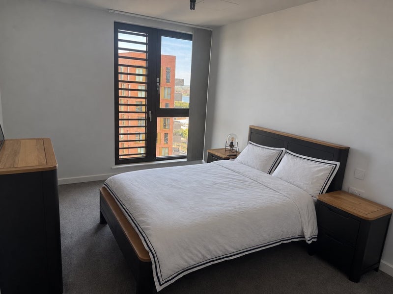 Room Station Road in Greater London