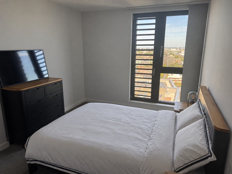 Room Station Road in Greater London